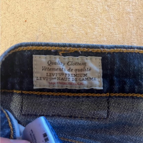 Levi’s 501 dark wash button fly jeans - Picture 5 of 6